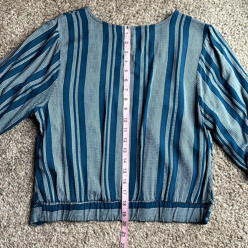 Striped Top 🦋 - Picture 5 of 7